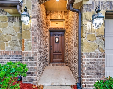 20731 Calloway Crest Court - Photo Thumbnail 3