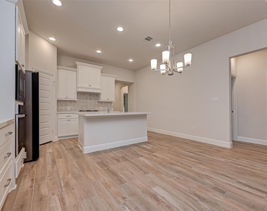 308 Mullins Court - Photo Thumbnail 12
