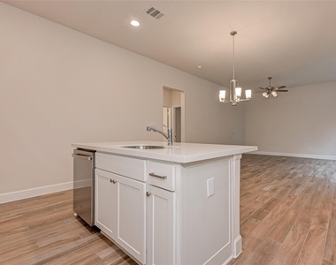 308 Mullins Court - Photo Thumbnail 17