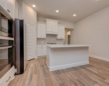 308 Mullins Court - Photo Thumbnail 13