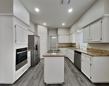 12127 Rocky Lake Drive - Photo Thumbnail 4