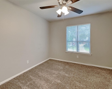 12127 Rocky Lake Drive - Photo Thumbnail 13