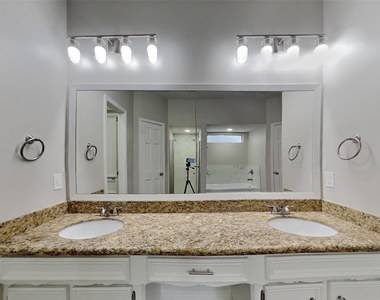 12127 Rocky Lake Drive - Photo Thumbnail 10