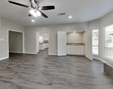 12127 Rocky Lake Drive - Photo Thumbnail 2