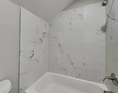 12127 Rocky Lake Drive - Photo Thumbnail 18
