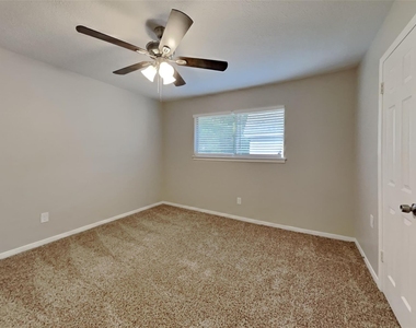 12127 Rocky Lake Drive - Photo Thumbnail 17