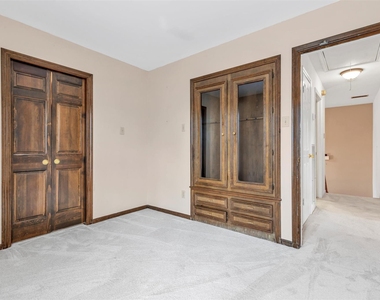 1127 Barkston Drive - Photo Thumbnail 33