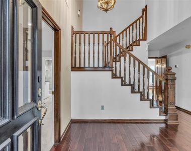 1127 Barkston Drive - Photo Thumbnail 5