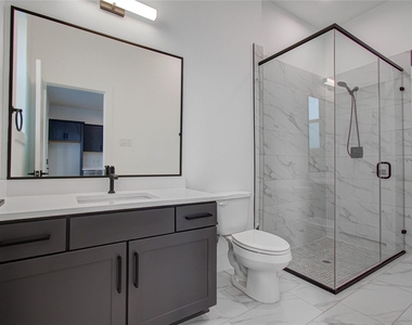 3032 Lamar Street - Photo Thumbnail 7