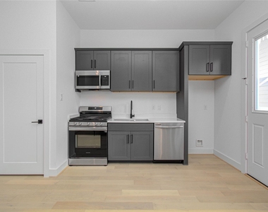 3032 Lamar Street - Photo Thumbnail 5