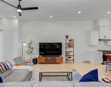 3032 Lamar Street - Photo Thumbnail 13