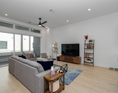 3032 Lamar Street - Photo Thumbnail 11
