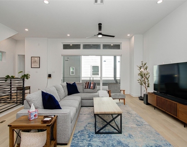 3032 Lamar Street - Photo Thumbnail 12