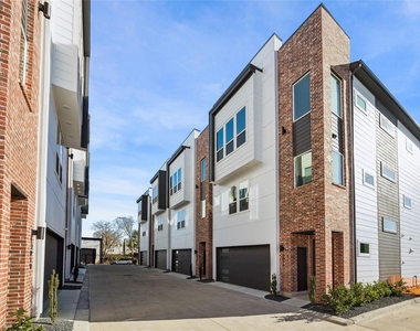 3032 Lamar Street - Photo Thumbnail 2