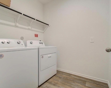 4230 Ramsbury Reach Court - Photo Thumbnail 15