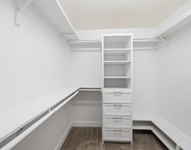 20623 Pioneer Oak Lane - Photo Thumbnail 10