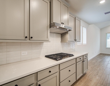 7231 Yarrow Blossom Court - Photo Thumbnail 16