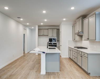 7231 Yarrow Blossom Court - Photo Thumbnail 20