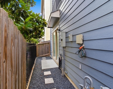 1413 Adell Rose Lane - Photo Thumbnail 24