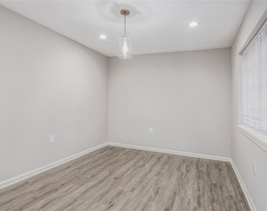 1702 Athens Drive - Photo Thumbnail 12
