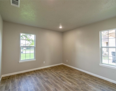 3818 Blodgett Street - Photo Thumbnail 30