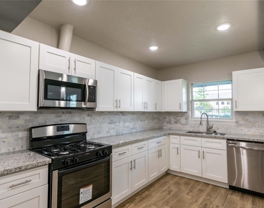 3818 Blodgett Street - Photo Thumbnail 31