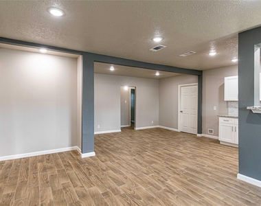 3818 Blodgett Street - Photo Thumbnail 32