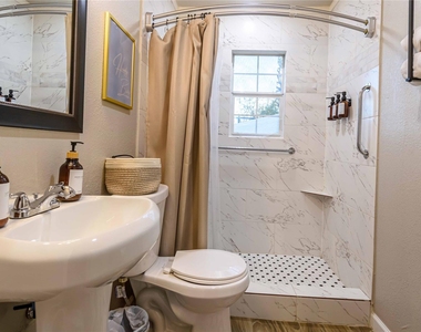 3818 Blodgett Street - Photo Thumbnail 17