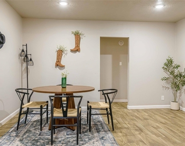 3818 Blodgett Street - Photo Thumbnail 4