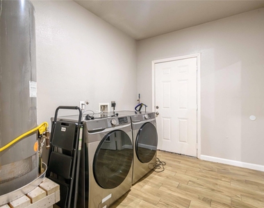 3818 Blodgett Street - Photo Thumbnail 14