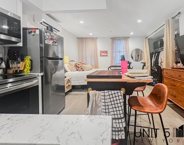 1467 Jefferson Avenue - Photo Thumbnail 2