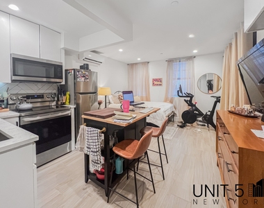 1467 Jefferson Avenue - Photo Thumbnail 3