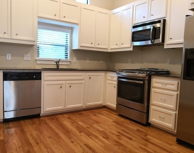 2710 Hullsmith Drive - Photo Thumbnail 6