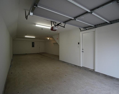 2710 Hullsmith Drive - Photo Thumbnail 18