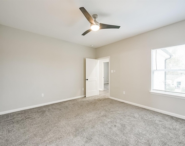 4405 Mallow Street - Photo Thumbnail 13