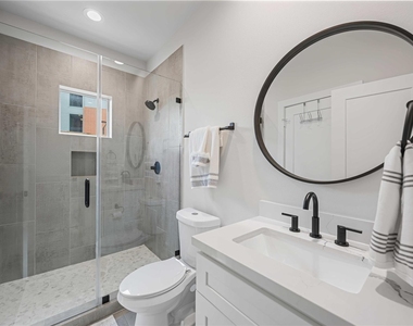 3018 Markle Drive - Photo Thumbnail 9
