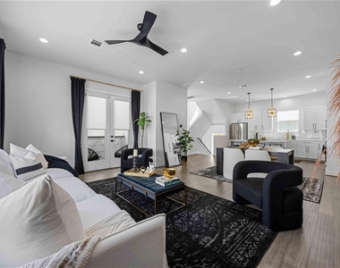 3018 Markle Drive - Photo Thumbnail 6