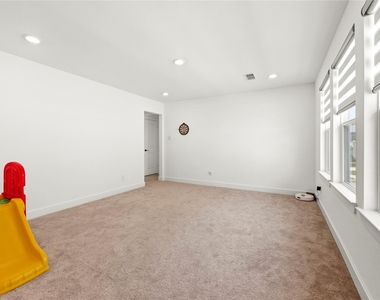 21646 Laggan Cliff Lane - Photo Thumbnail 28