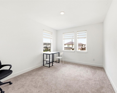 21646 Laggan Cliff Lane - Photo Thumbnail 26