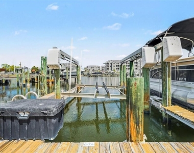 5567 Sea Forest Drive - Photo Thumbnail 18