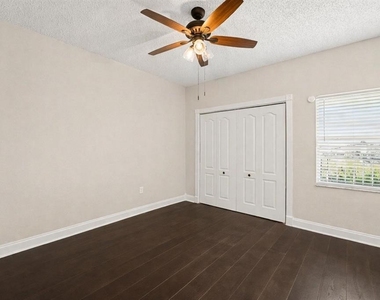 5567 Sea Forest Drive - Photo Thumbnail 13