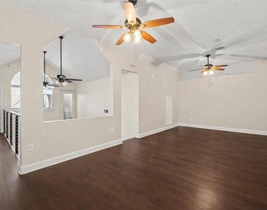 5567 Sea Forest Drive - Photo Thumbnail 6