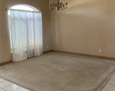 715 Fairlawn Drive - Photo Thumbnail 13
