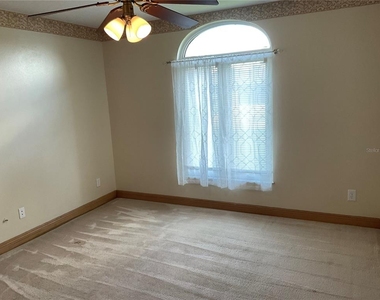 715 Fairlawn Drive - Photo Thumbnail 23
