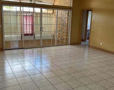 715 Fairlawn Drive - Photo Thumbnail 19