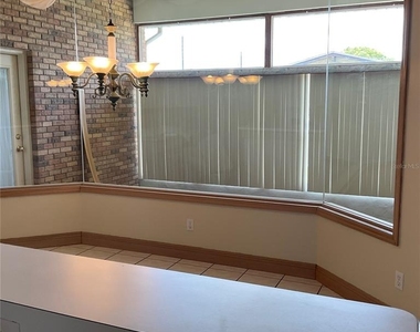 715 Fairlawn Drive - Photo Thumbnail 18