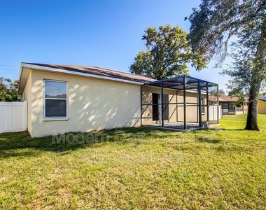 10368 Lansfield Street - Photo Thumbnail 8