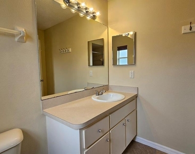 10368 Lansfield Street - Photo Thumbnail 17