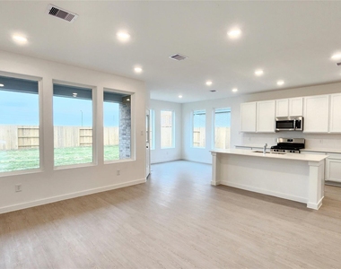 28622 Great Canyon Drive - Photo Thumbnail 4