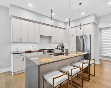 374 6th Street S - Photo Thumbnail 9